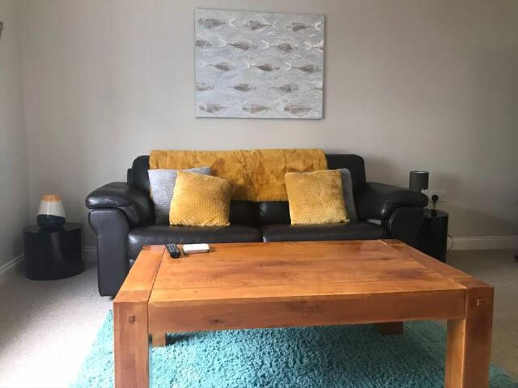 St Margaret'S Ground Floor And Lower Deck Apartment 라이드 외부 사진