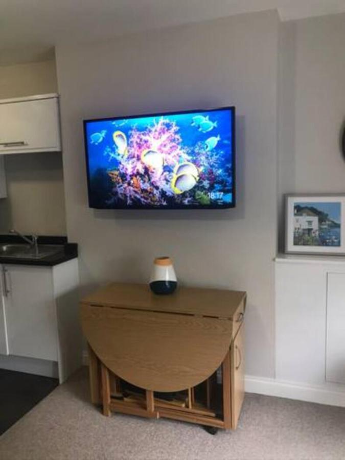 St Margaret'S Ground Floor And Lower Deck Apartment 라이드 외부 사진