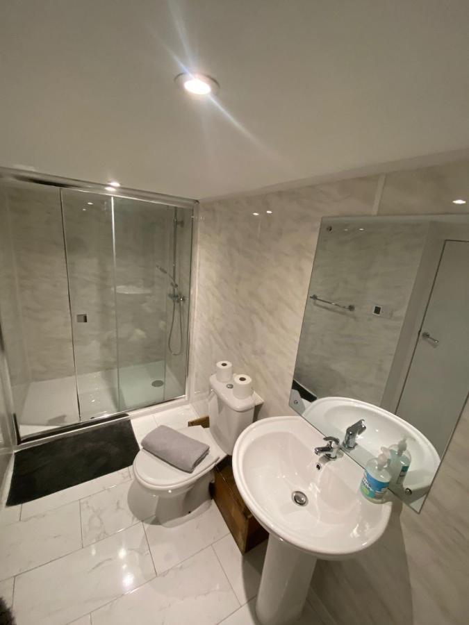 St Margaret'S Ground Floor And Lower Deck Apartment 라이드 외부 사진
