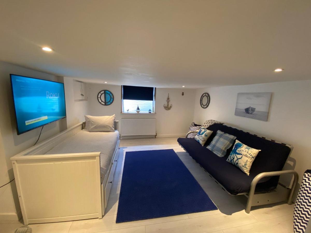 St Margaret'S Ground Floor And Lower Deck Apartment 라이드 외부 사진